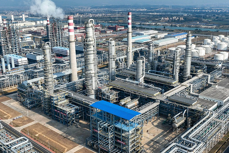 Нефтепереработка и химическая обработка